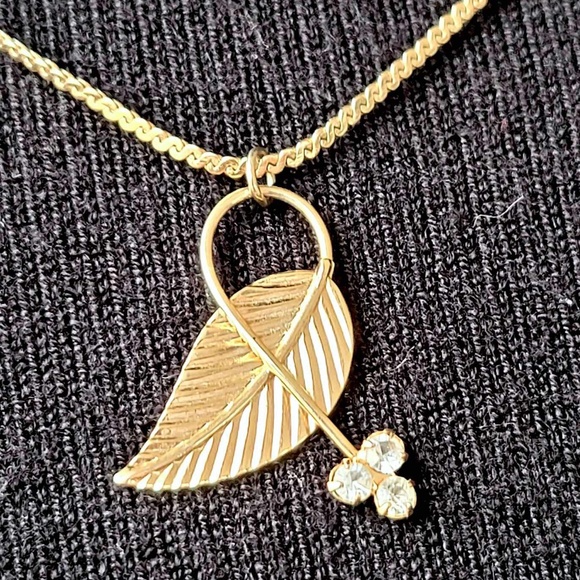 Vintage Delicate Short Gold Plated Leaf & Vine With Rhinestones Necklace 18" - Picture 6 of 8